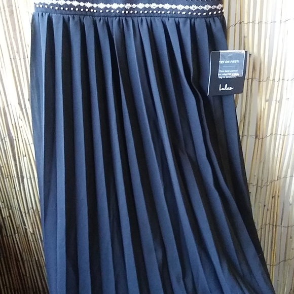 Black and Gold Lulus Maxi NWT - Picture 3 of 10